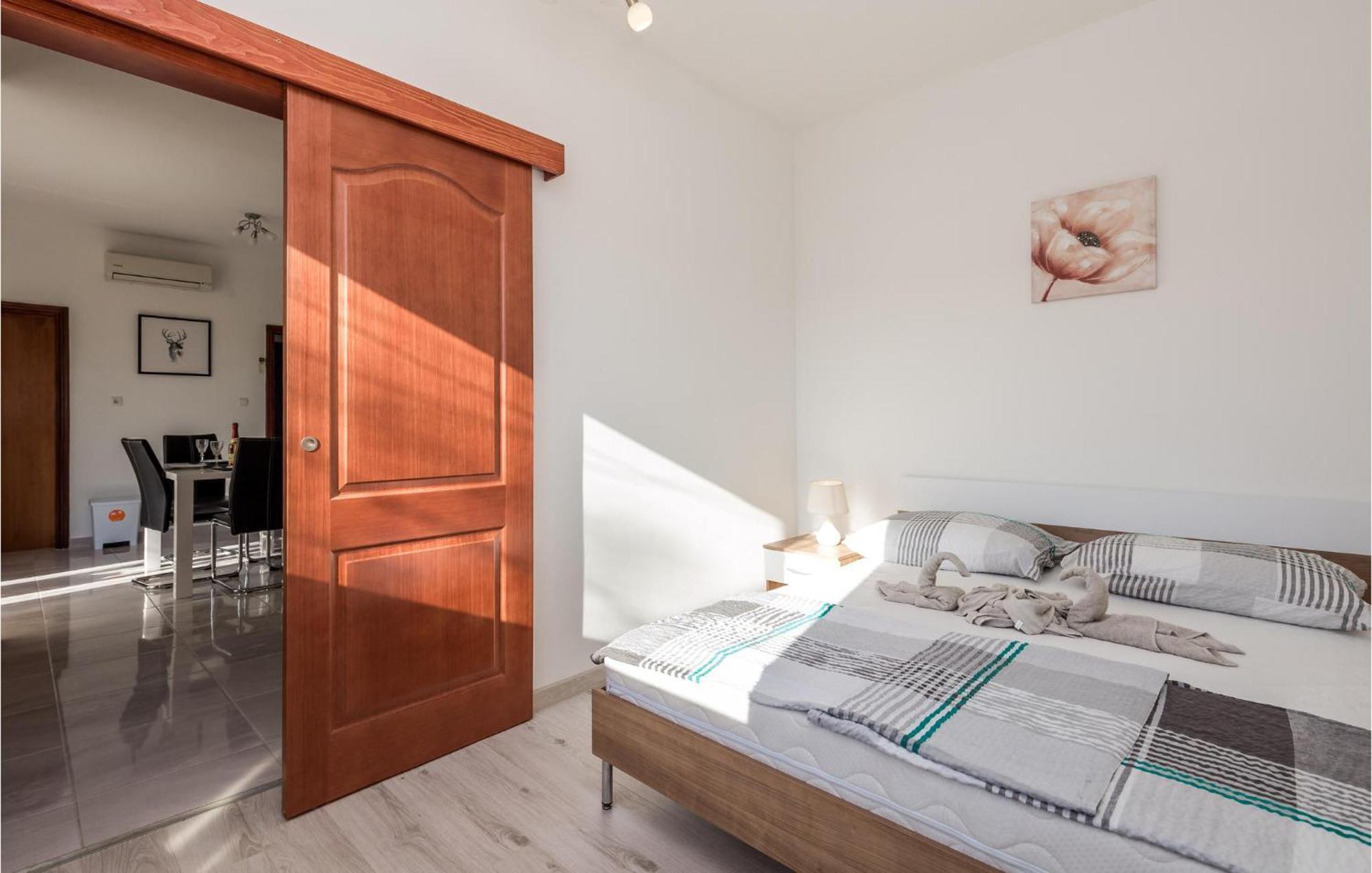 Pet Friendly Apartment In Kampor With Kitchen Exterior foto